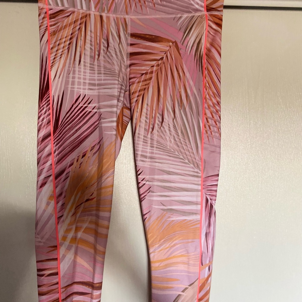 Gap Fit Eclipse Design Legging Size M